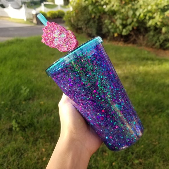 🆕️Custom, Mermaid Falling Glitter Tumbler - Picture 3 of 7
